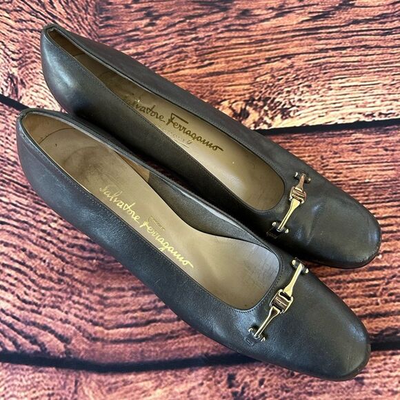 ‎Salvatore Ferragamo Heels Size 7.5 - Picture 4 of 11
